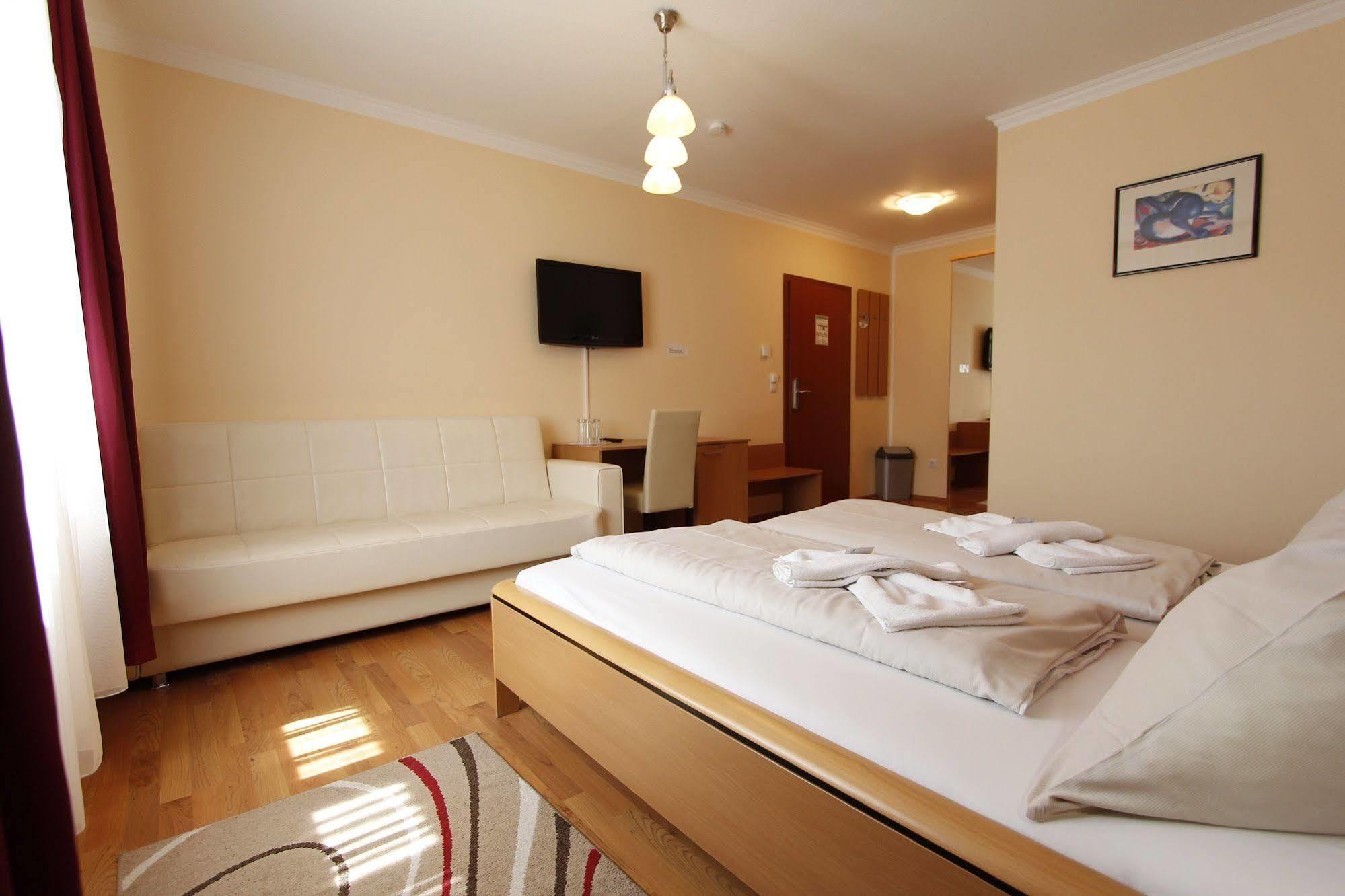 Hotel Rhein-Mosel-View Urbar  Ngoại thất bức ảnh