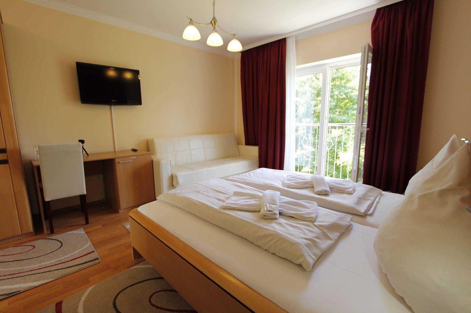 Hotel Rhein-Mosel-View Urbar  Ngoại thất bức ảnh